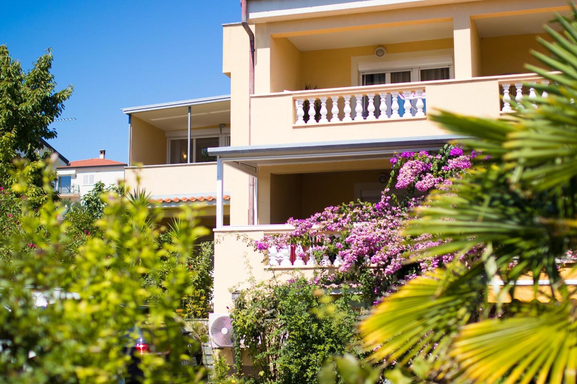 Apartments City Center Dekanic Krk Town Exterior photo